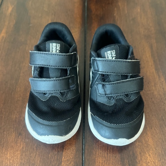Nike Star Runner 2 Black & White Kids Shoes with Velcro Straps 8C - Picture 4 of 12